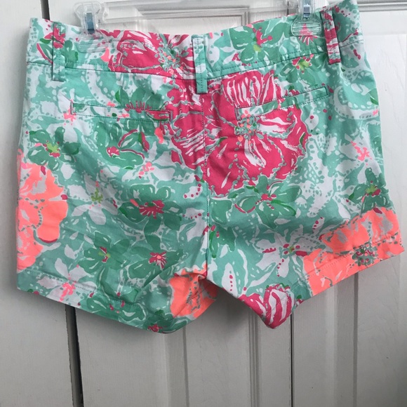 Lilly Pulitzer Callahan Shorts in Beach Walk - Picture 2 of 2